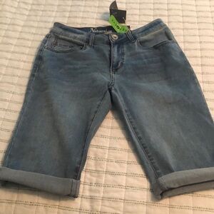 Extremely soft with stretch. Camp side skimmer size 8 capri